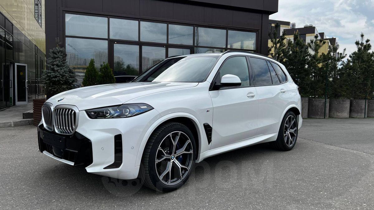 BMW X5 xDrive40i, белый
