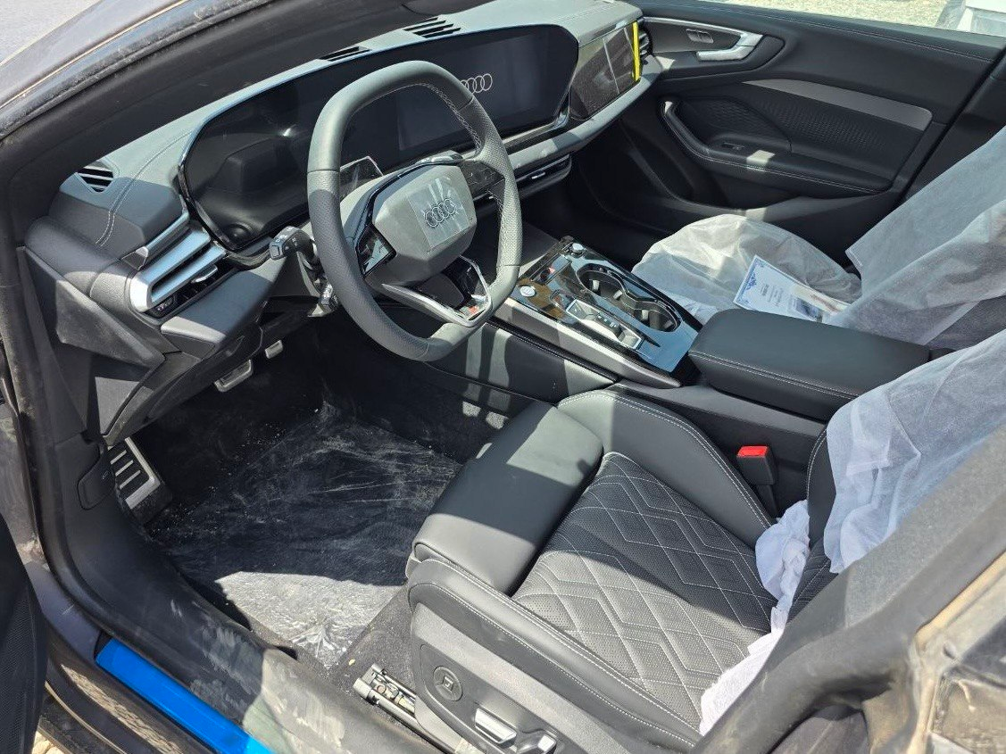 Audi A5L 2026; салон