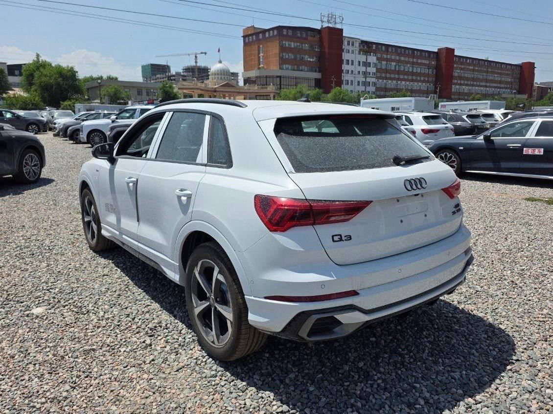 Audi Q3 2026; вид сзади