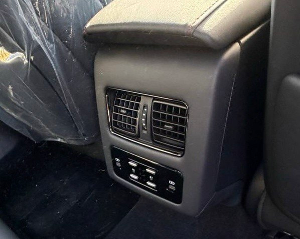 Toyota Camry XV85; климат заднего ряда