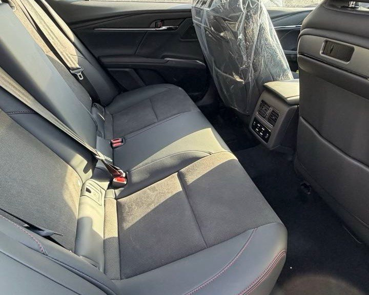 Toyota Camry XV85; задний ряд