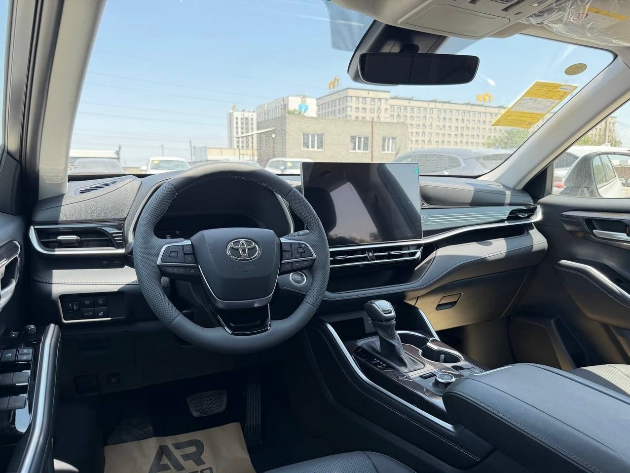 Toyota Highlander 2026; салон