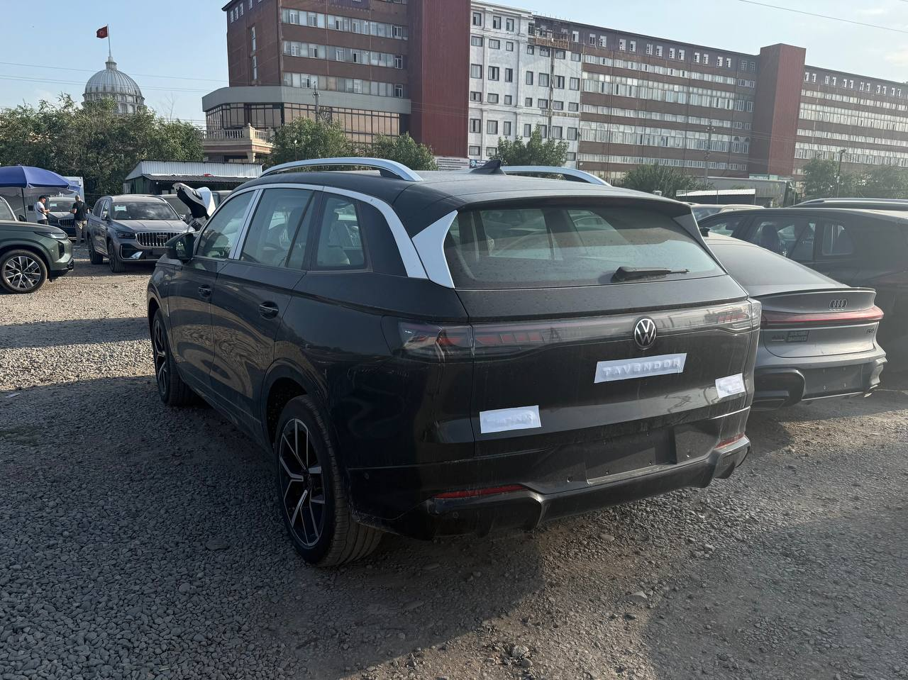 Volkswagen Tavendor 2026; вид сзади